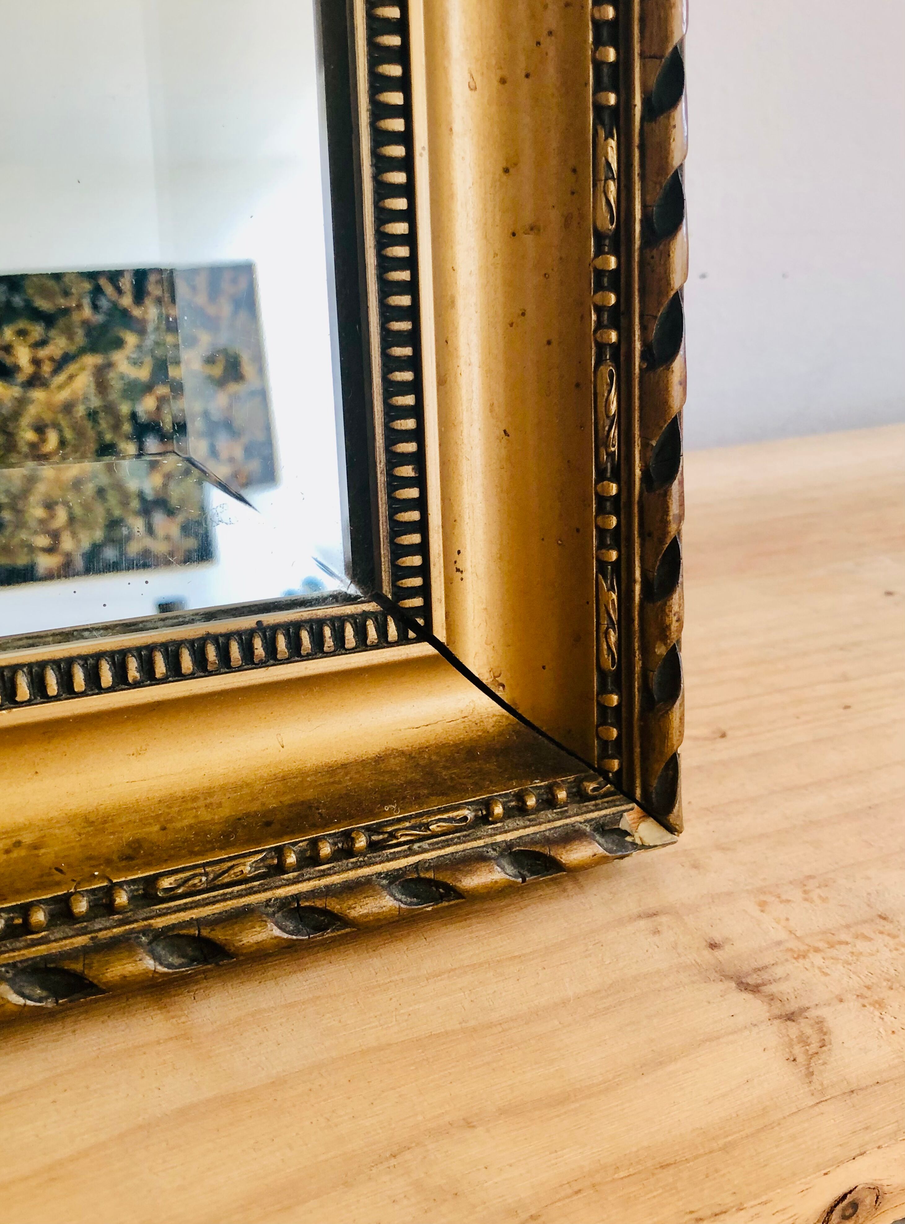 Old mirror in wood and gilded stucco, 114 x 93 cm