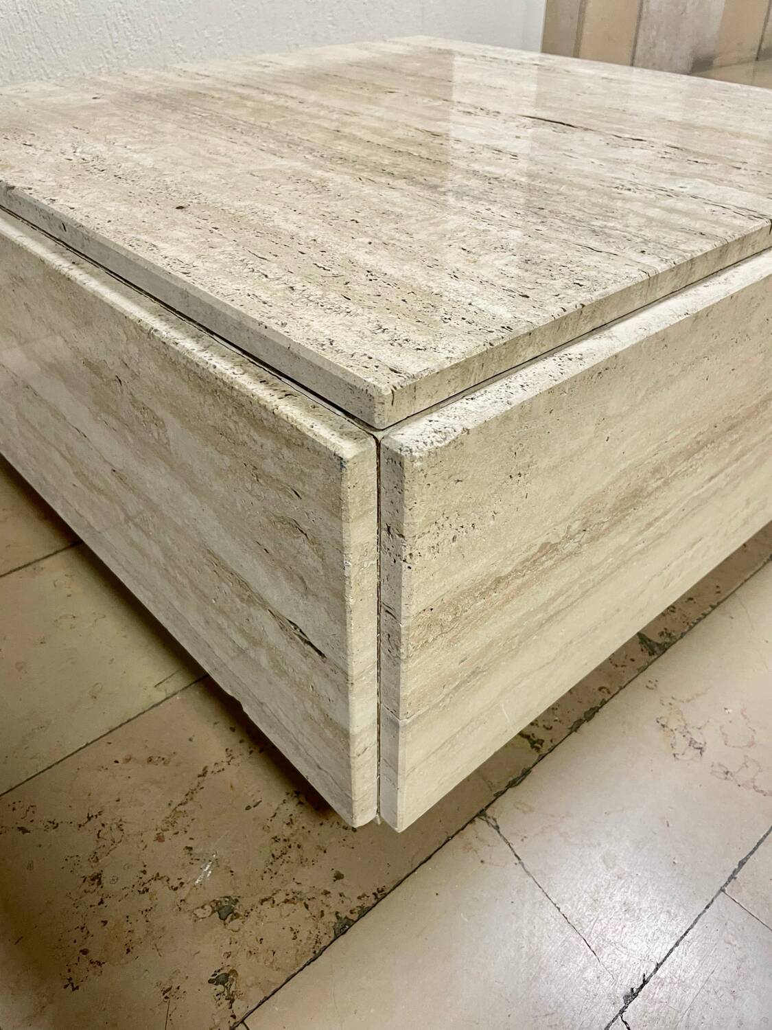 Square travertine coffee table - 1980s