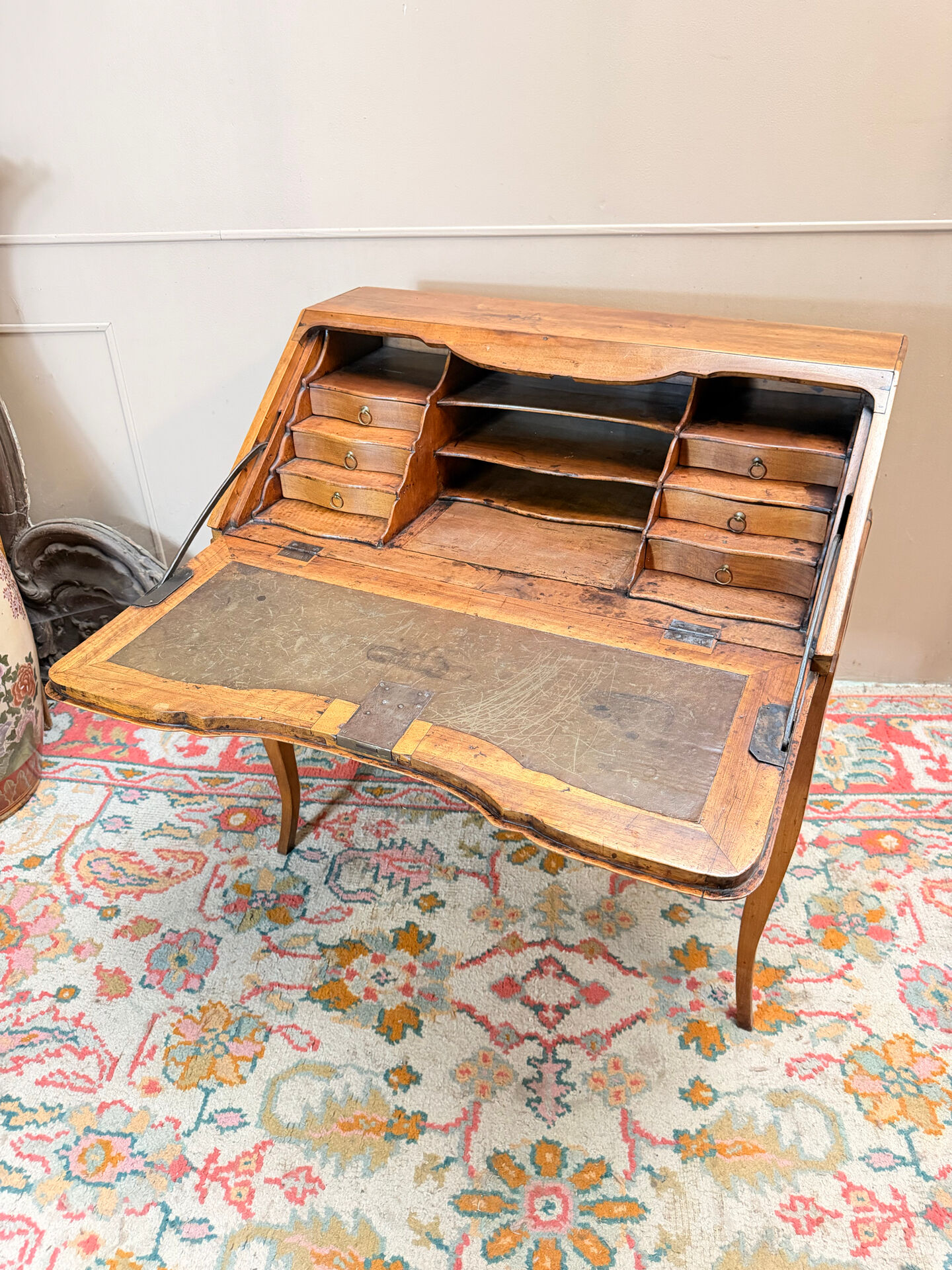 WALNUT SLOPING DESK FROM THE LOUIS XV PERIOD 18TH CENTURY