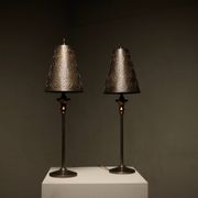 Paire de lampes de table impressionnantes par Lam Lee pour Leeazanne, années 1990.