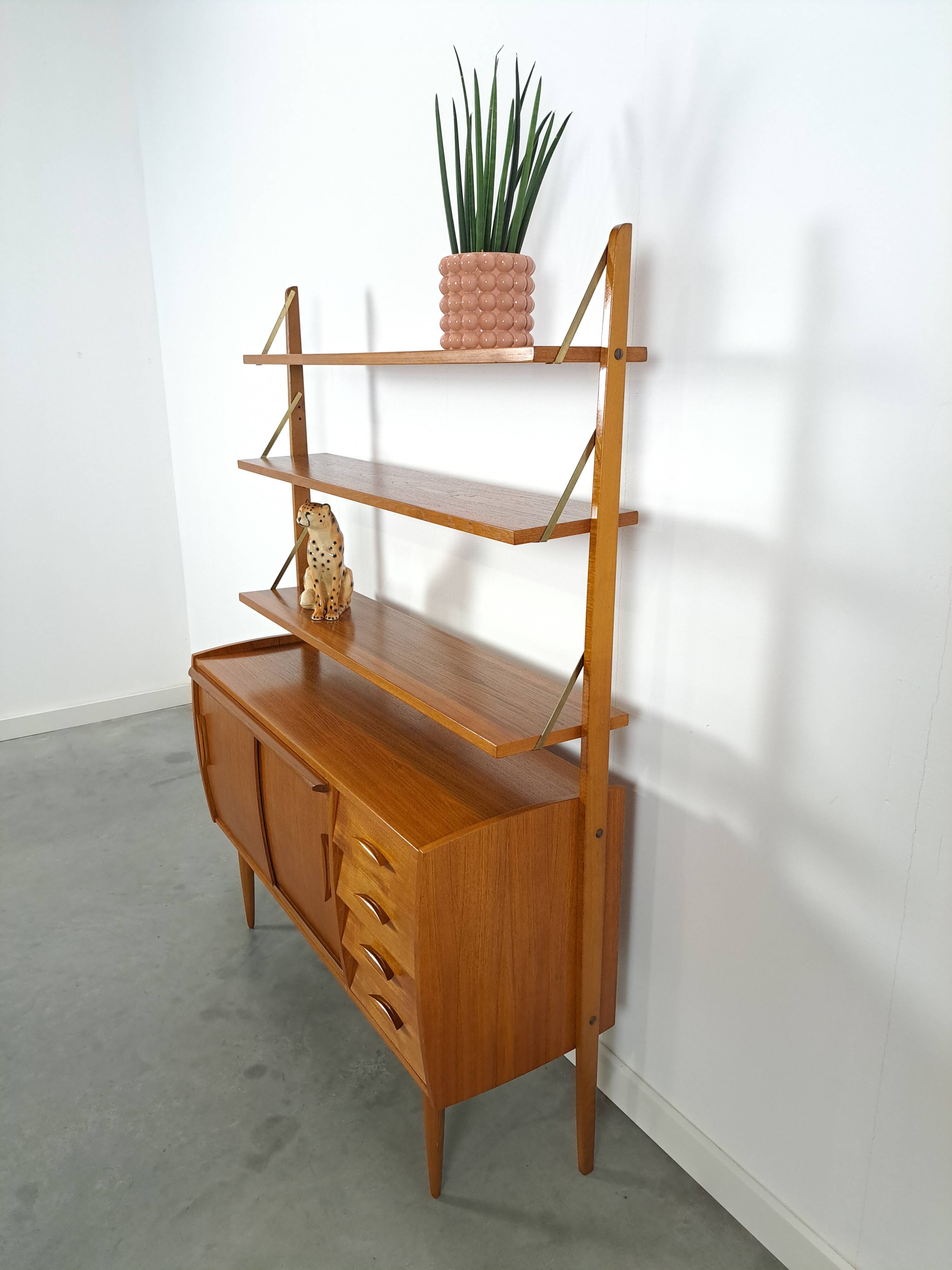 Meuble mural scandinave en teck avec étagères, tiroir et bureau