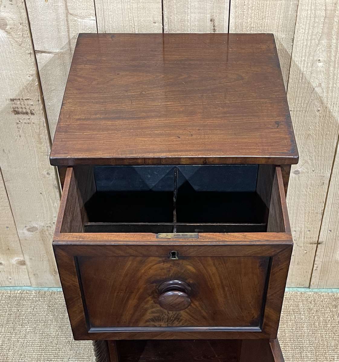 Confiturier Victorien en acajou XIXème