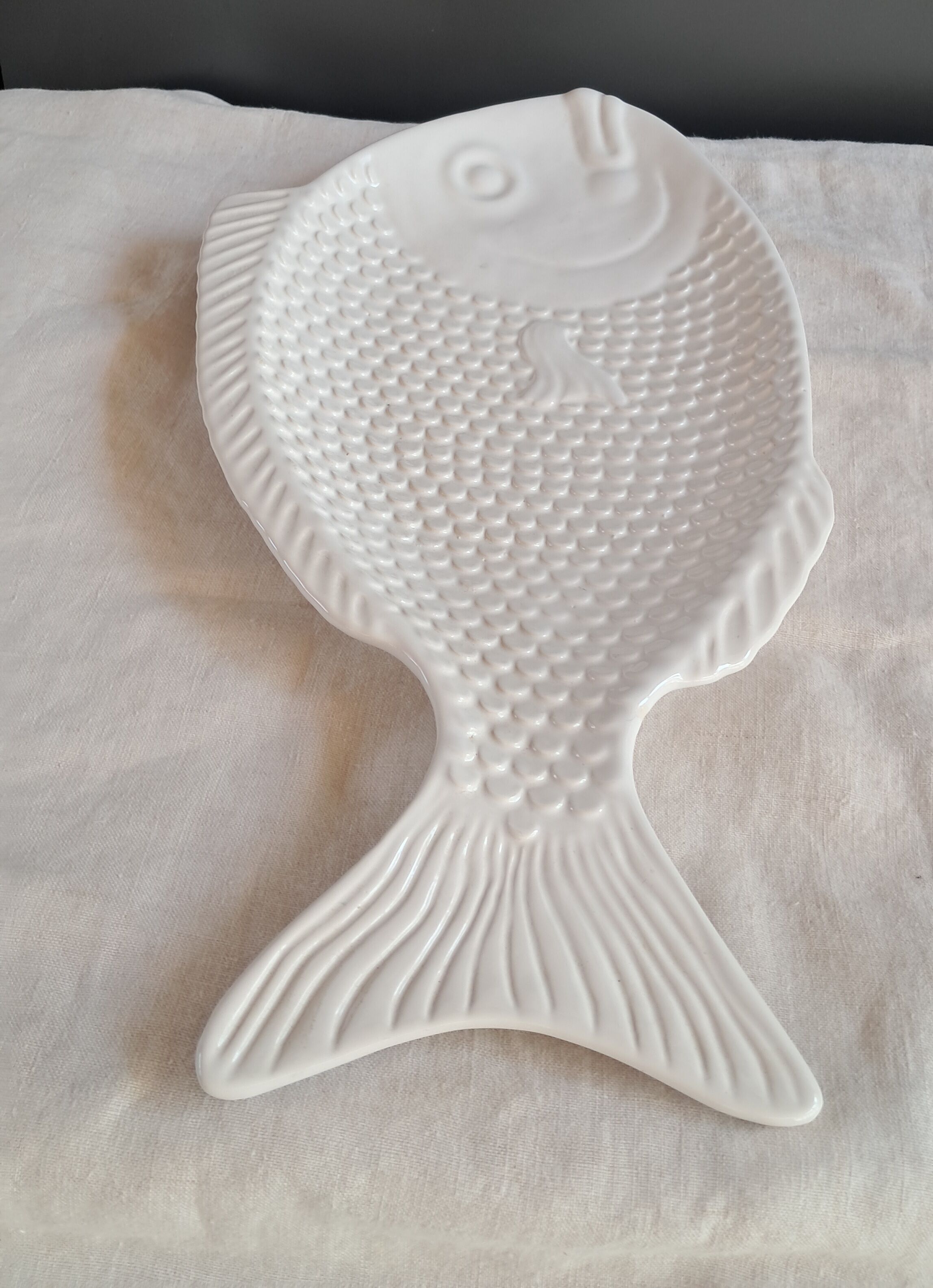 Vintage white ceramic fish serving set – Set of 4 pieces