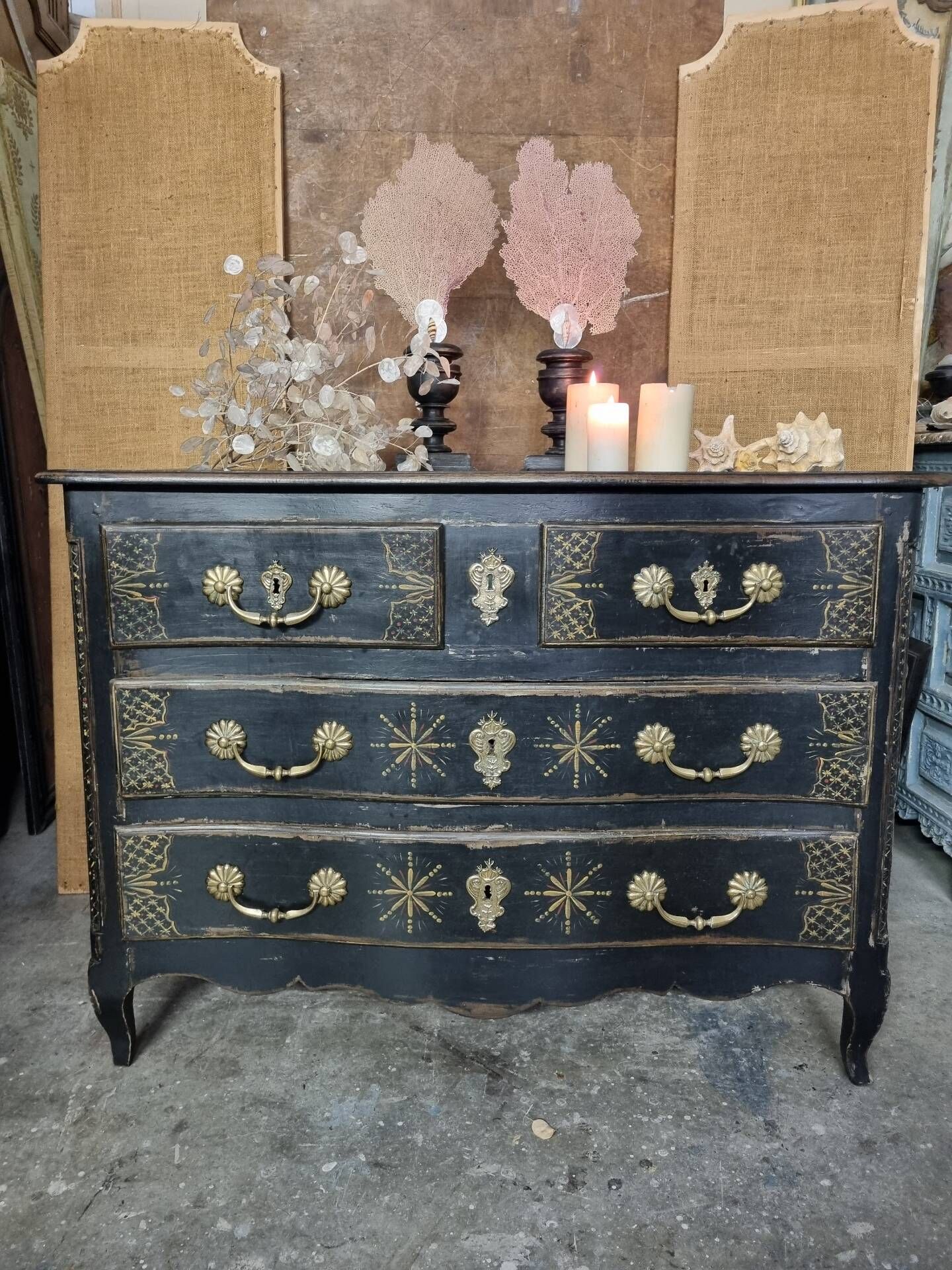 Chest of drawers