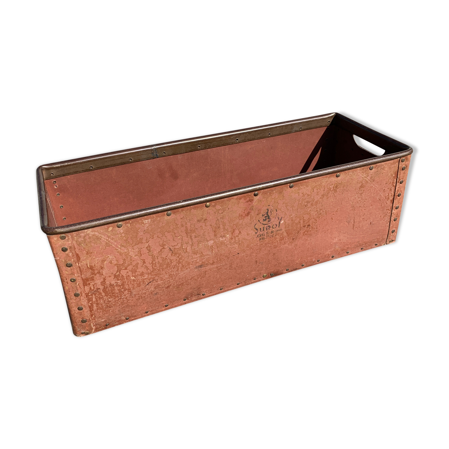 Industrial box made of boiled cardboard and Rivet Suroy France