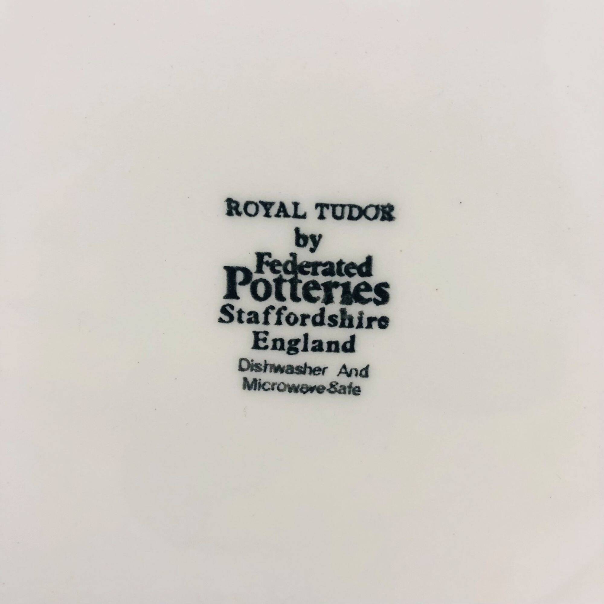 6 flat plates, Federated Potteries Staffordshire (England).