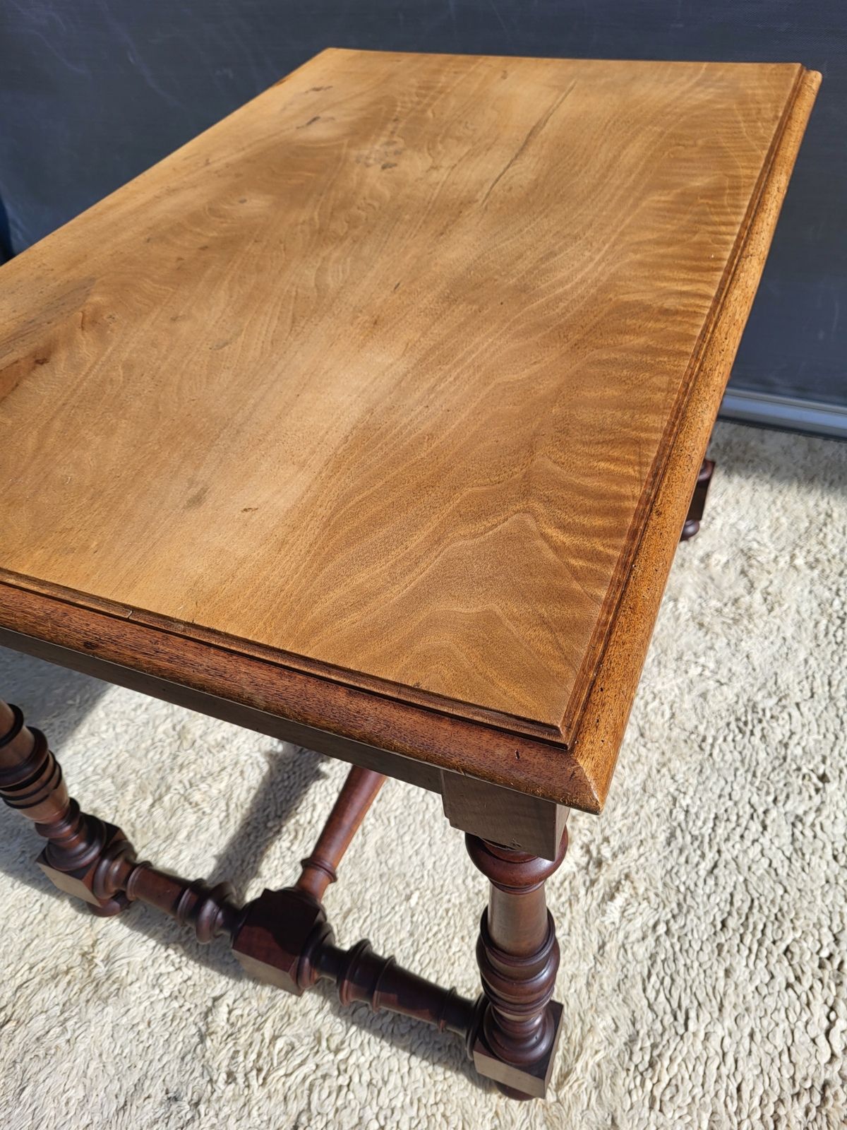 Louis XIII walnut desk • Small centre table in Renaissance style