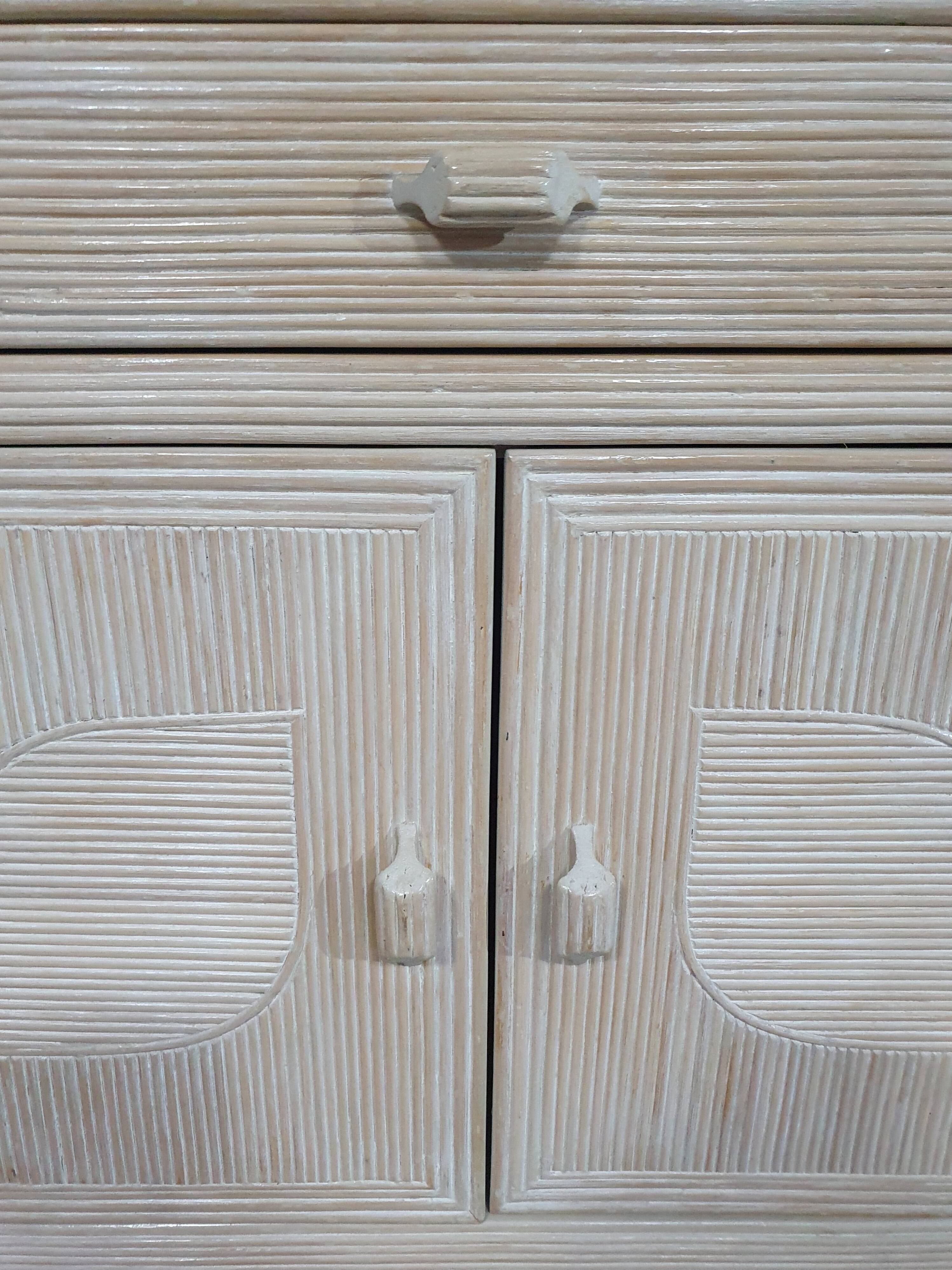Split reed side board/cabinet 80 x 80 x 40 cm