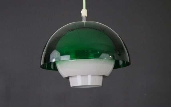 Superbe suspension en acrylique de Bent Karlby pour ASK Lightings - Modèle Ergo - Danemark années 70