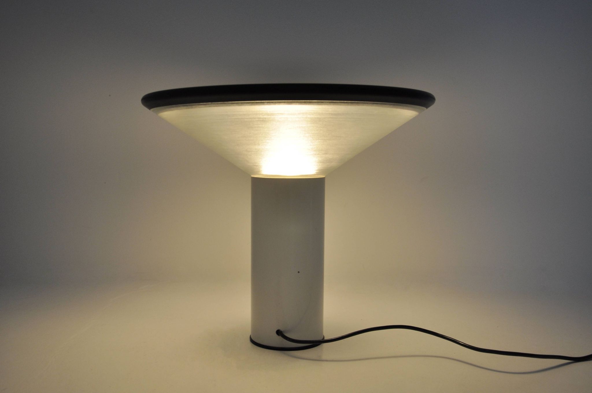 “Noa” table lamp by Gianfranco Frattini for Luci Italia, 1980s