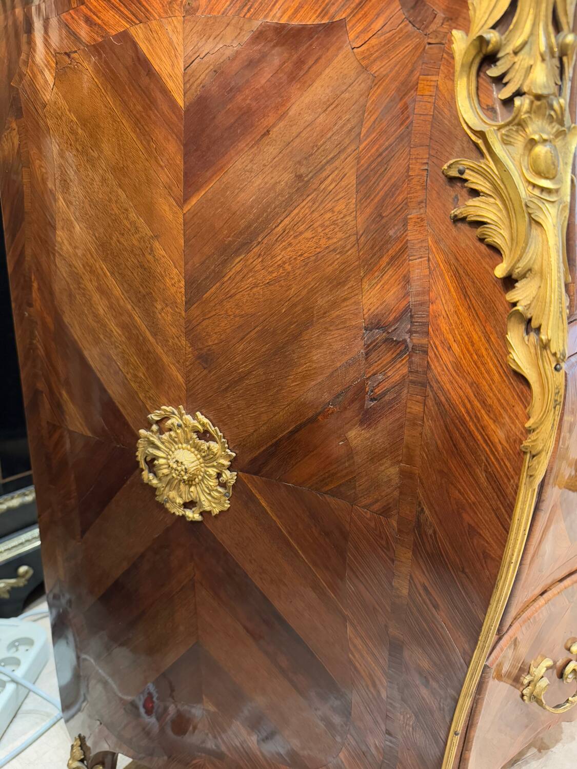 Commode estampillée J Dubois