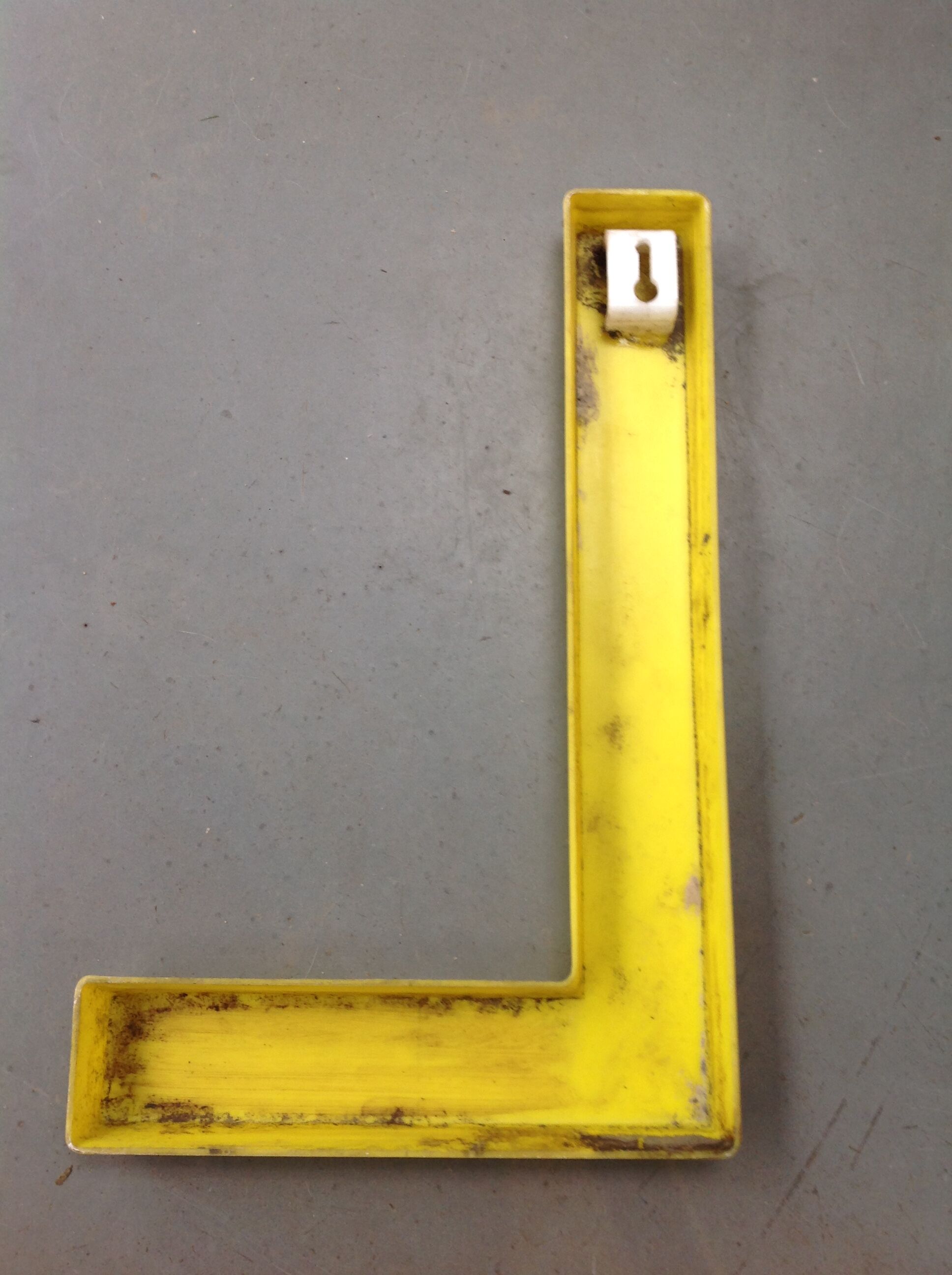 Large letter "L" vintage plexi yellow 70s