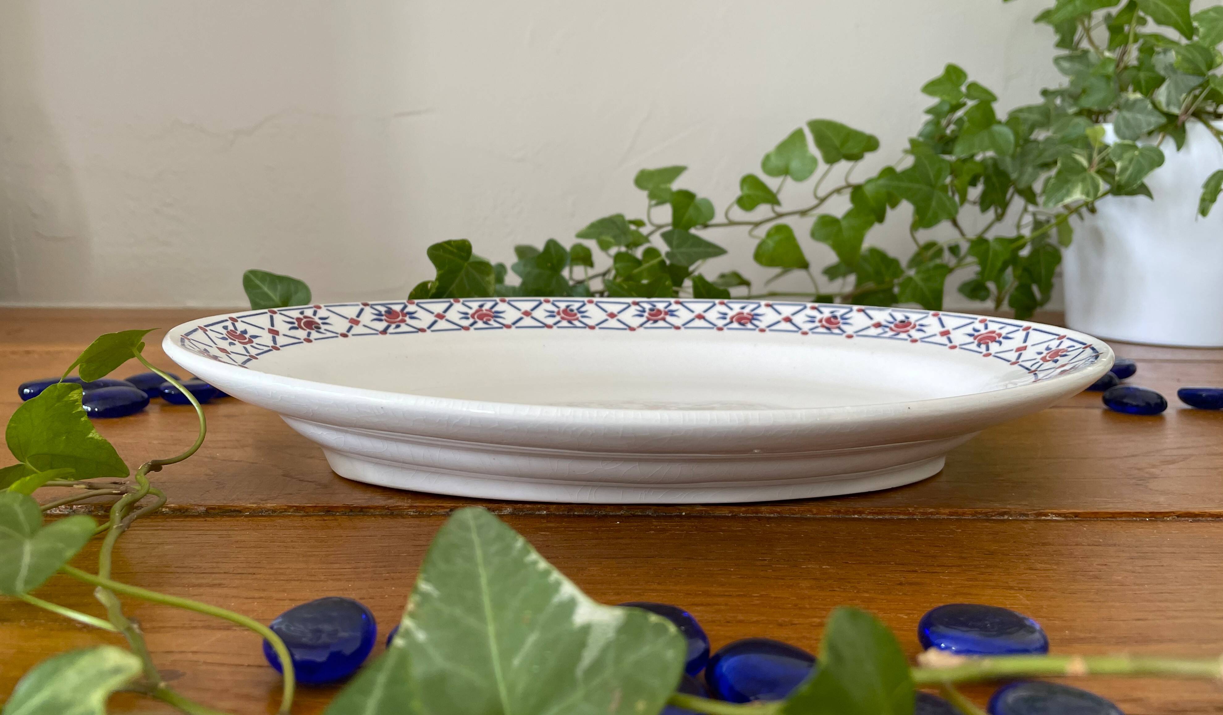 Antique serving dish in Saint-Amand earthenware (Nord)