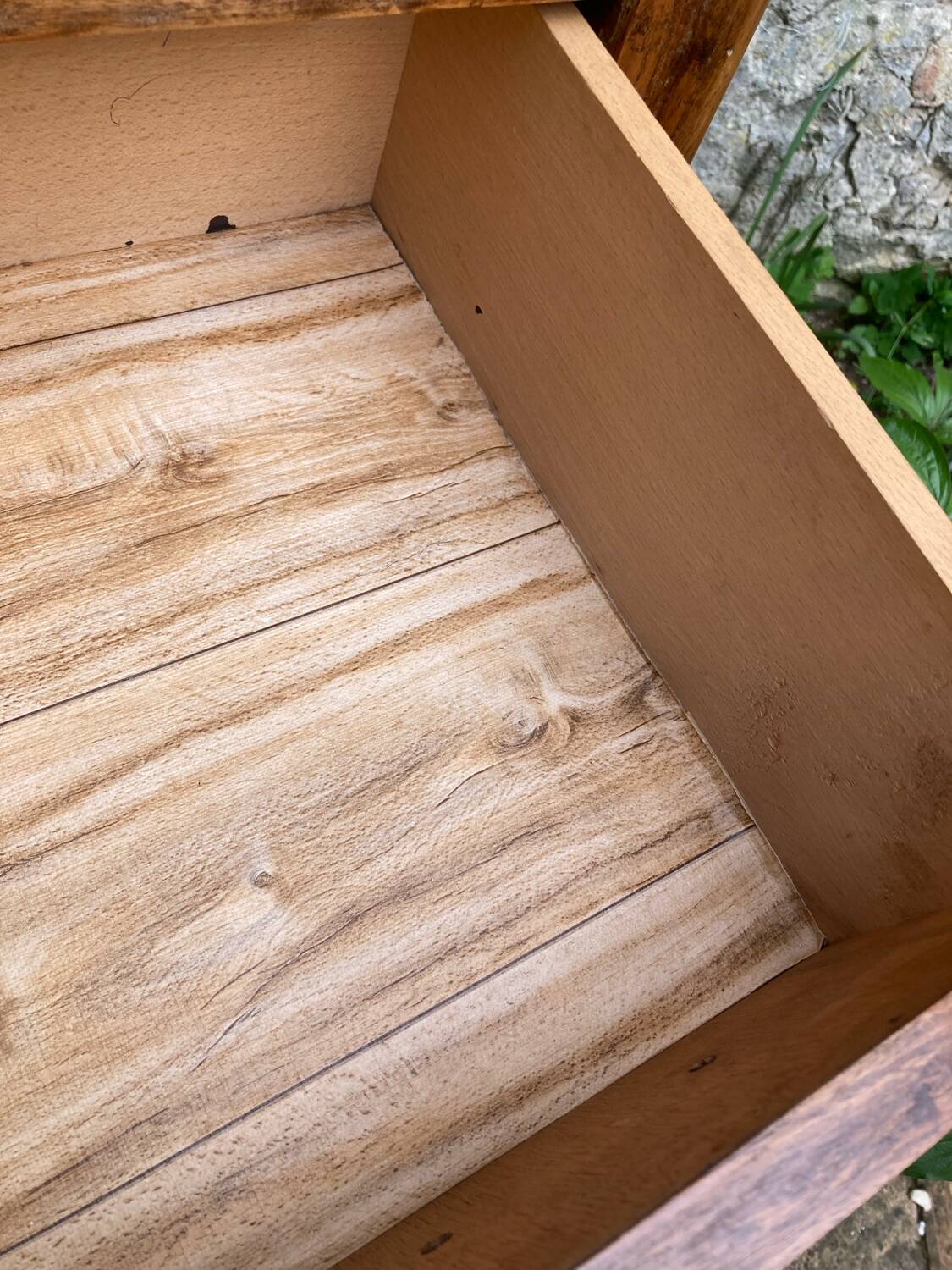 Compass leg chest of drawers