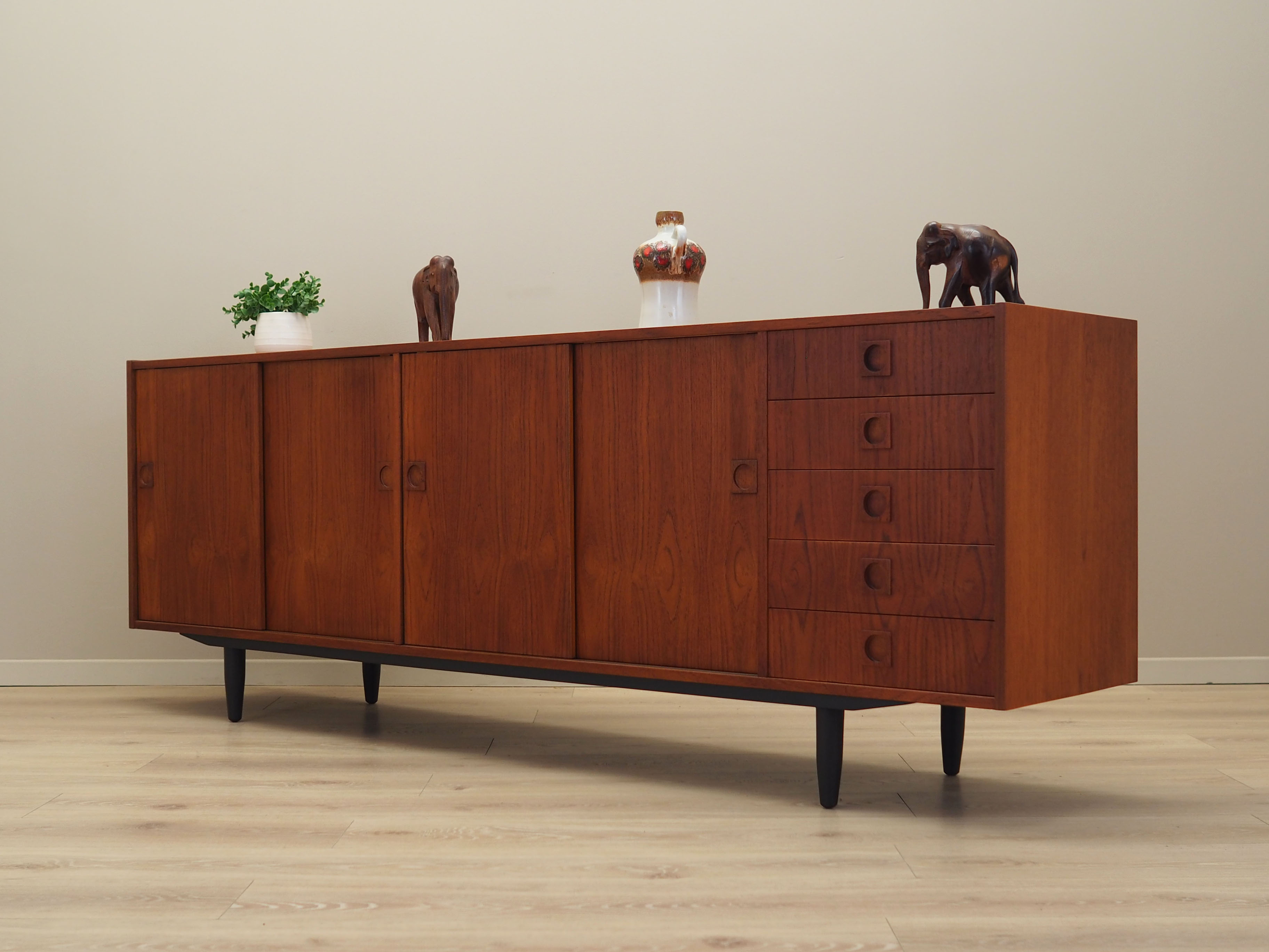 Teak sideboard, Danish design, 1970s, manufacturer: Farsø Møbelfabrik
