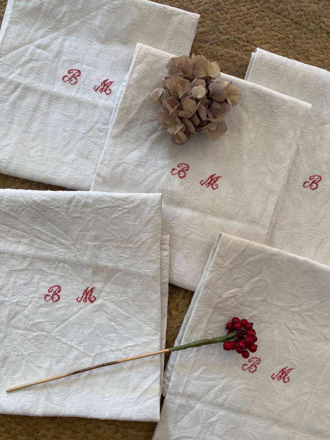 5 country tea towels in BM monogram linen damask.