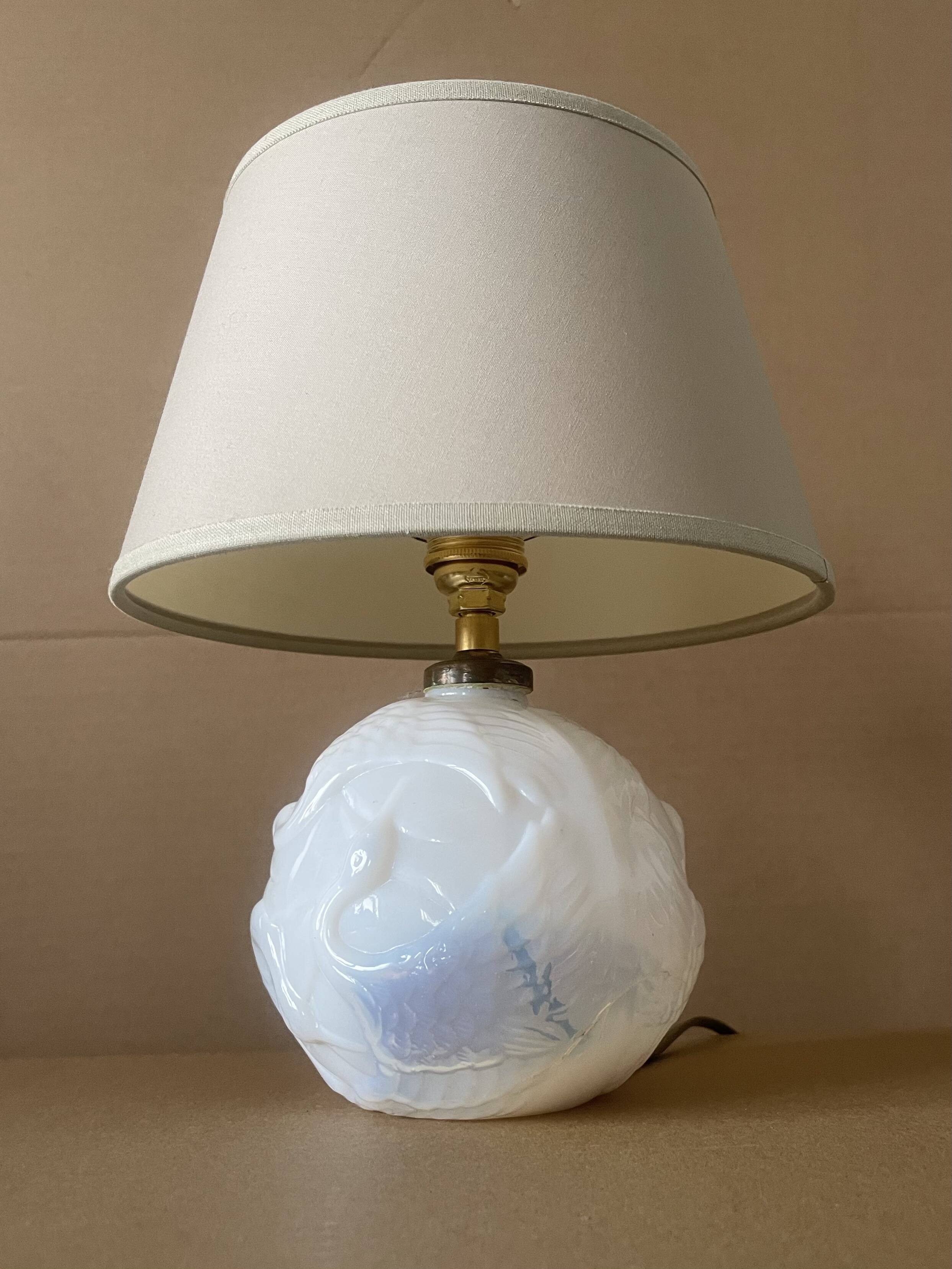 Lampe Art Déco en verre moulé / Saint Aignan