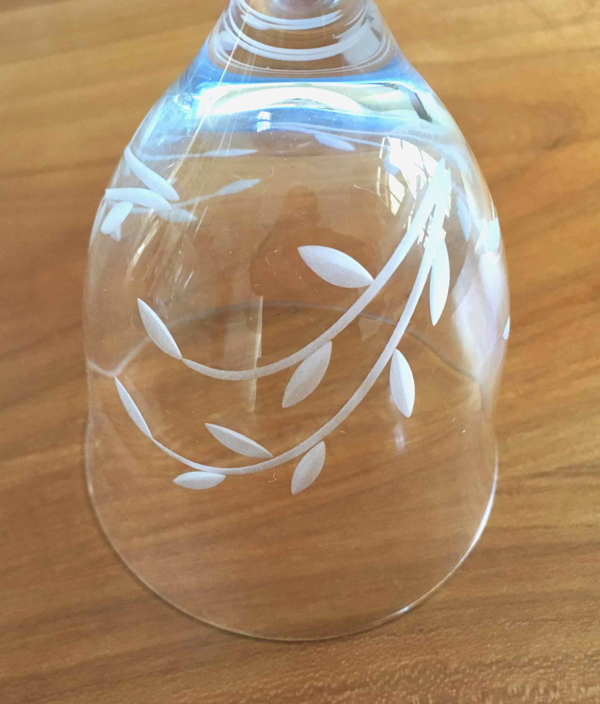 Set 6 engraved crystal wine glasses