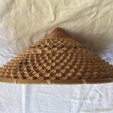Chapeau Asiatique dimensions : hauteur -16 cm- diamètre -42 cm-