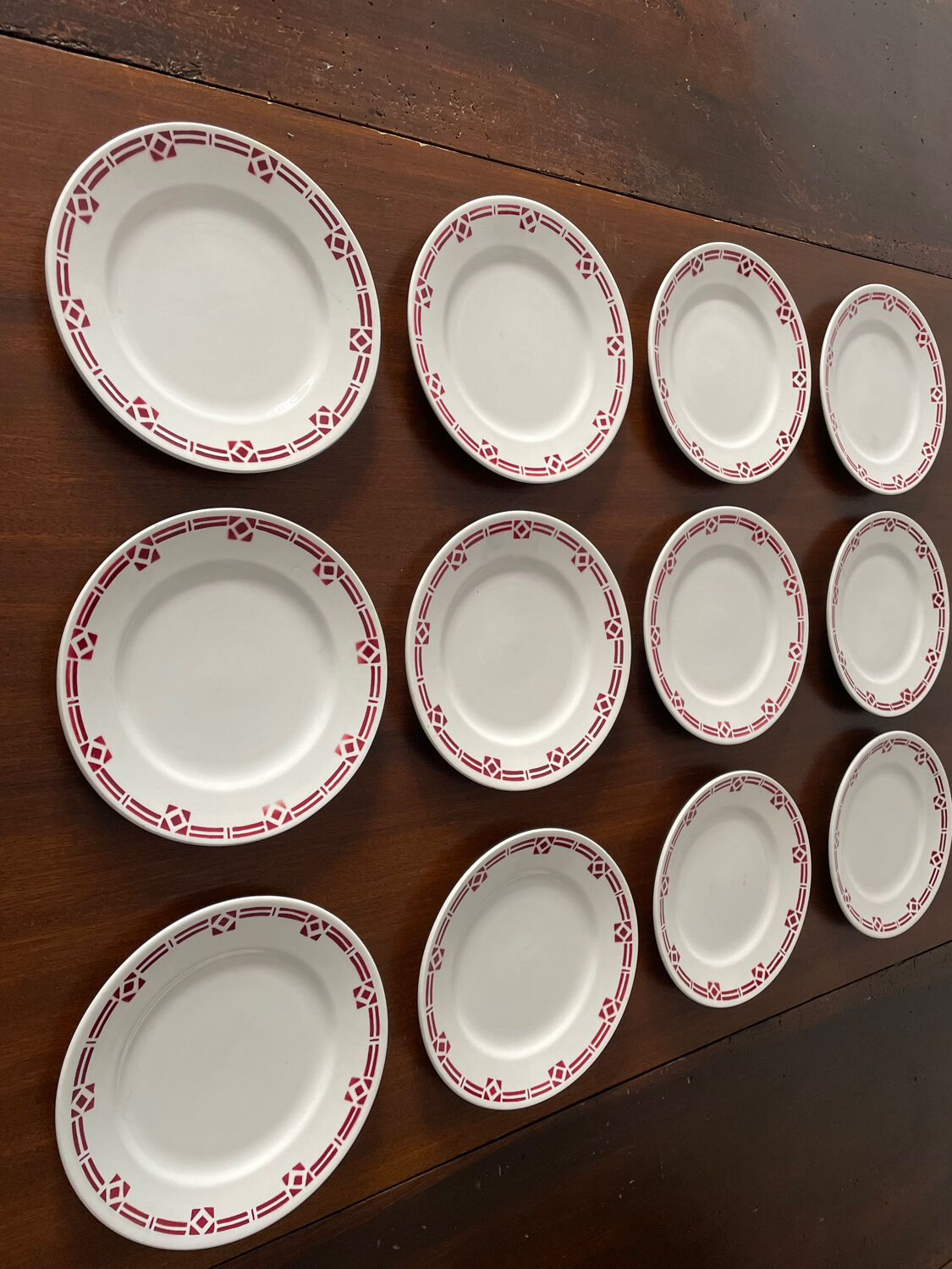 Set de 12 assiettes à dessert Saint Amand 1930