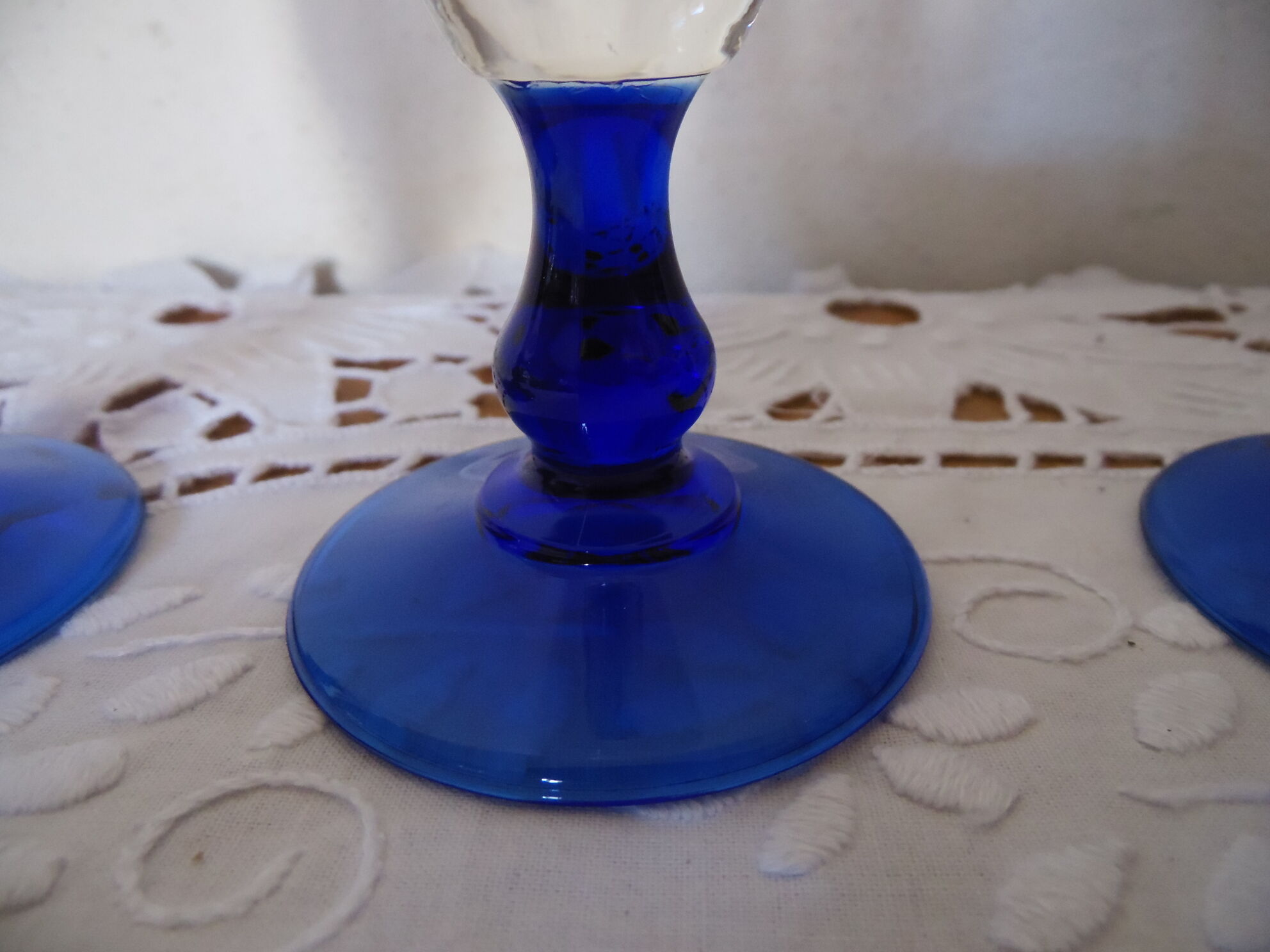 Flutes a champagne foot blue cobalt