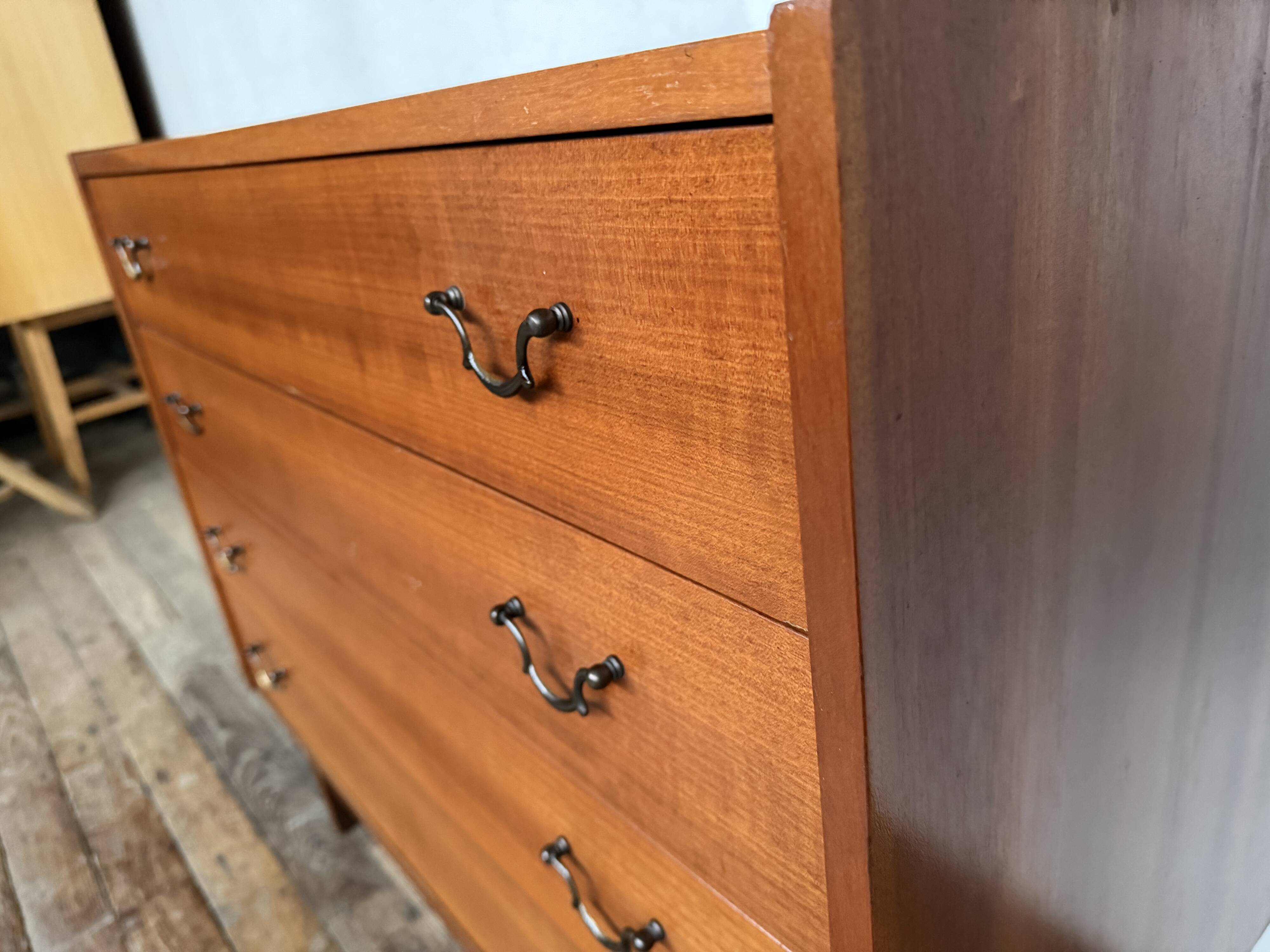 Superb vintage teak chest of drawers – Elegant design & black metal handles