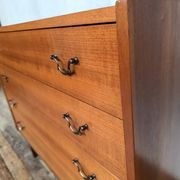 Superbe commode vintage en teck – Design élégant & poignées métal noir