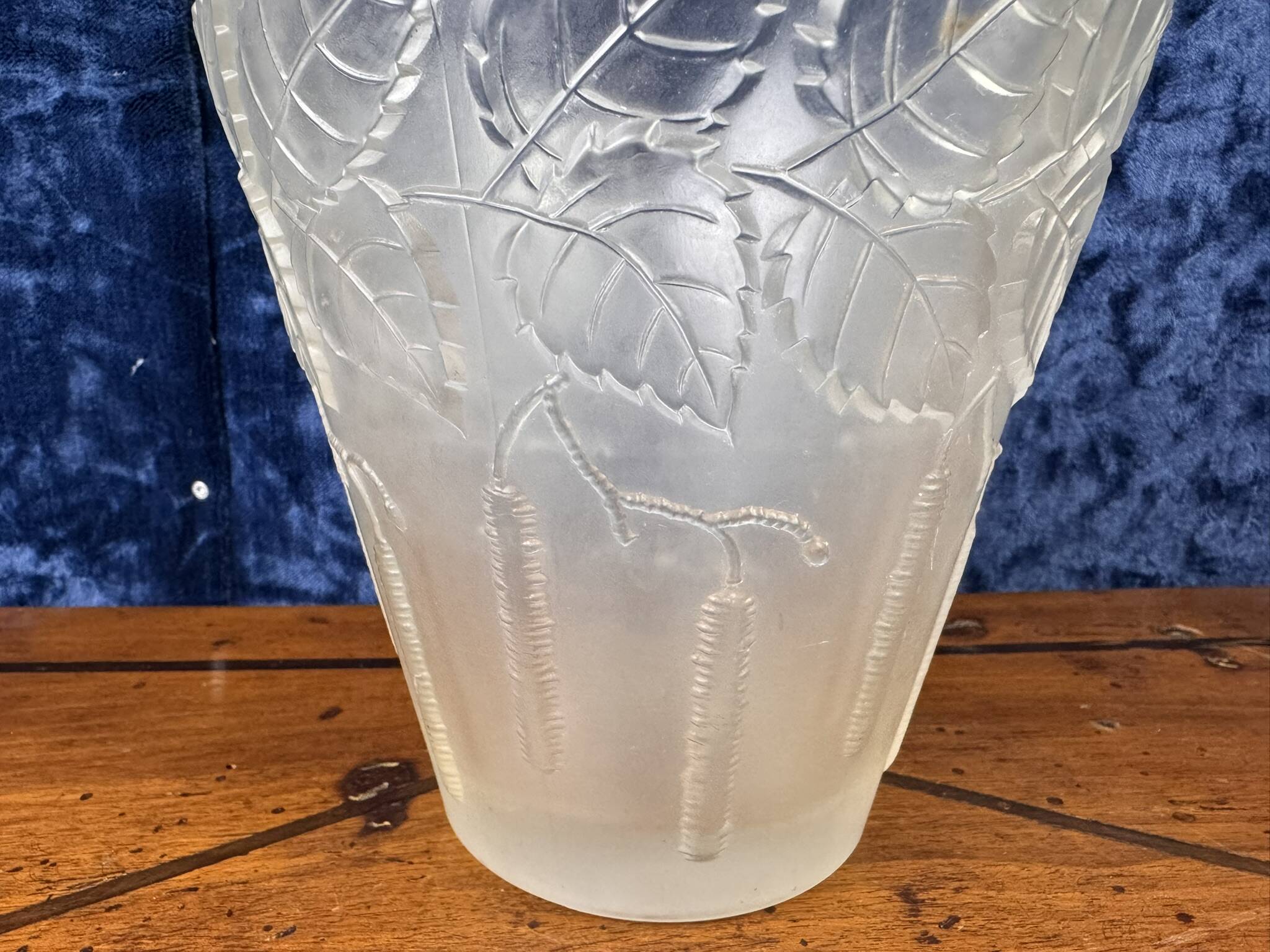 Superb Art Nouveau vase in frosted molded pressed glass with foliage decorations