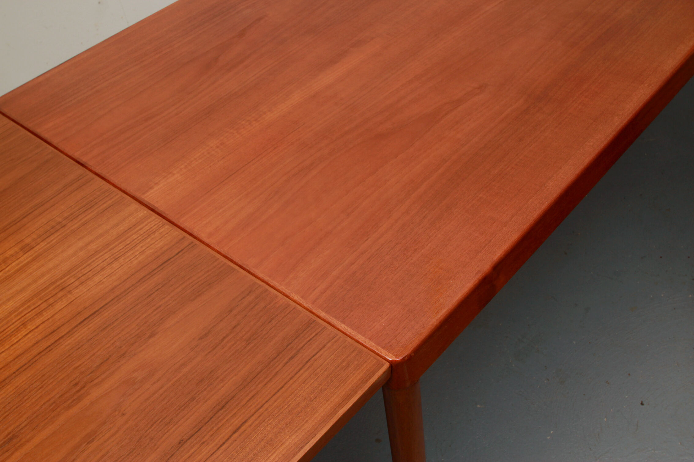 Table à manger extensible danoise des années 1960 en teck