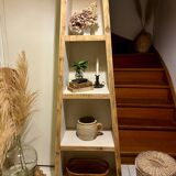 Asymmetrical shelf