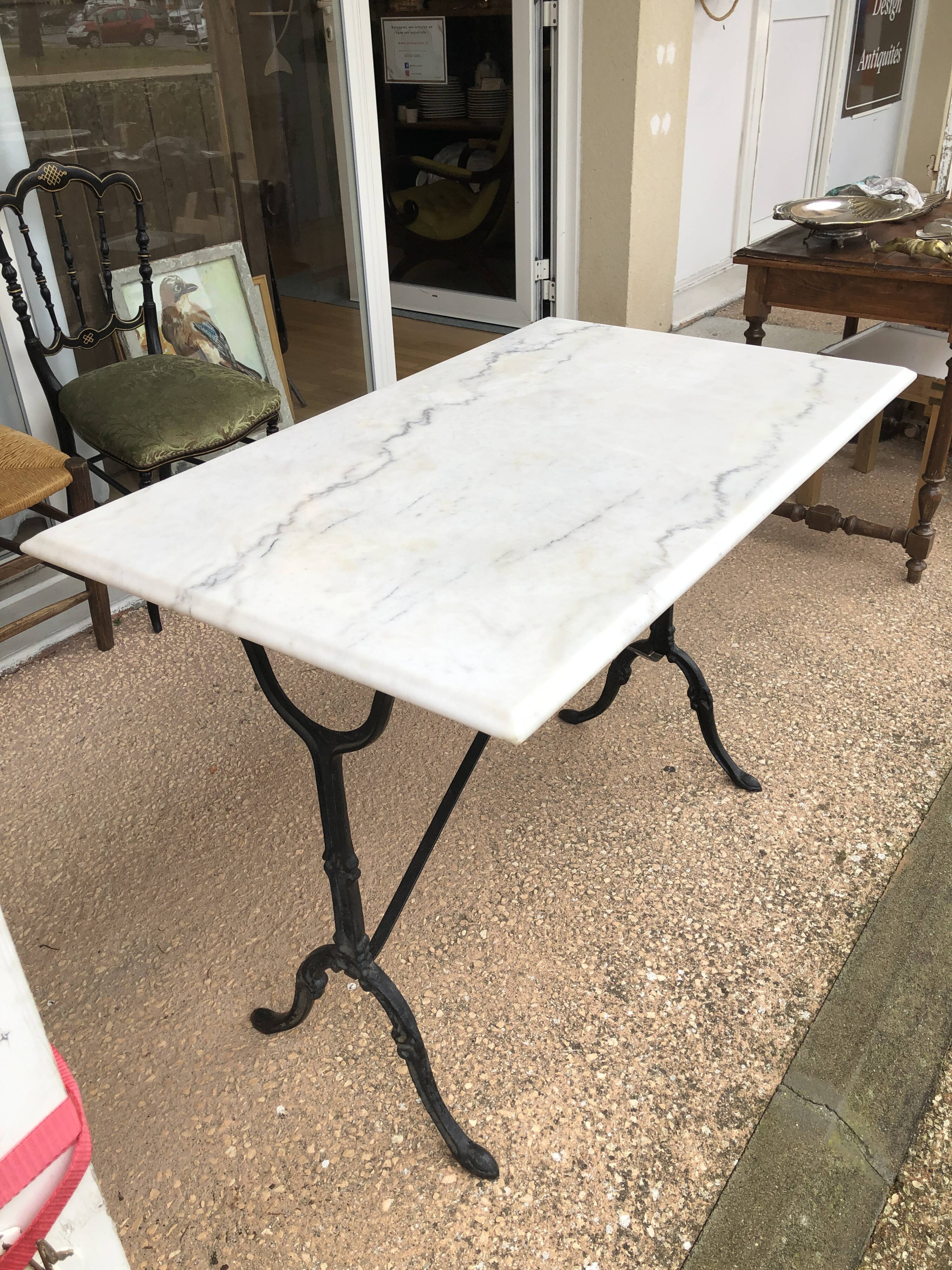 Bistro table