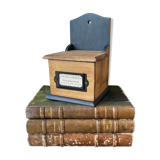 Small “grains of salt” salt box