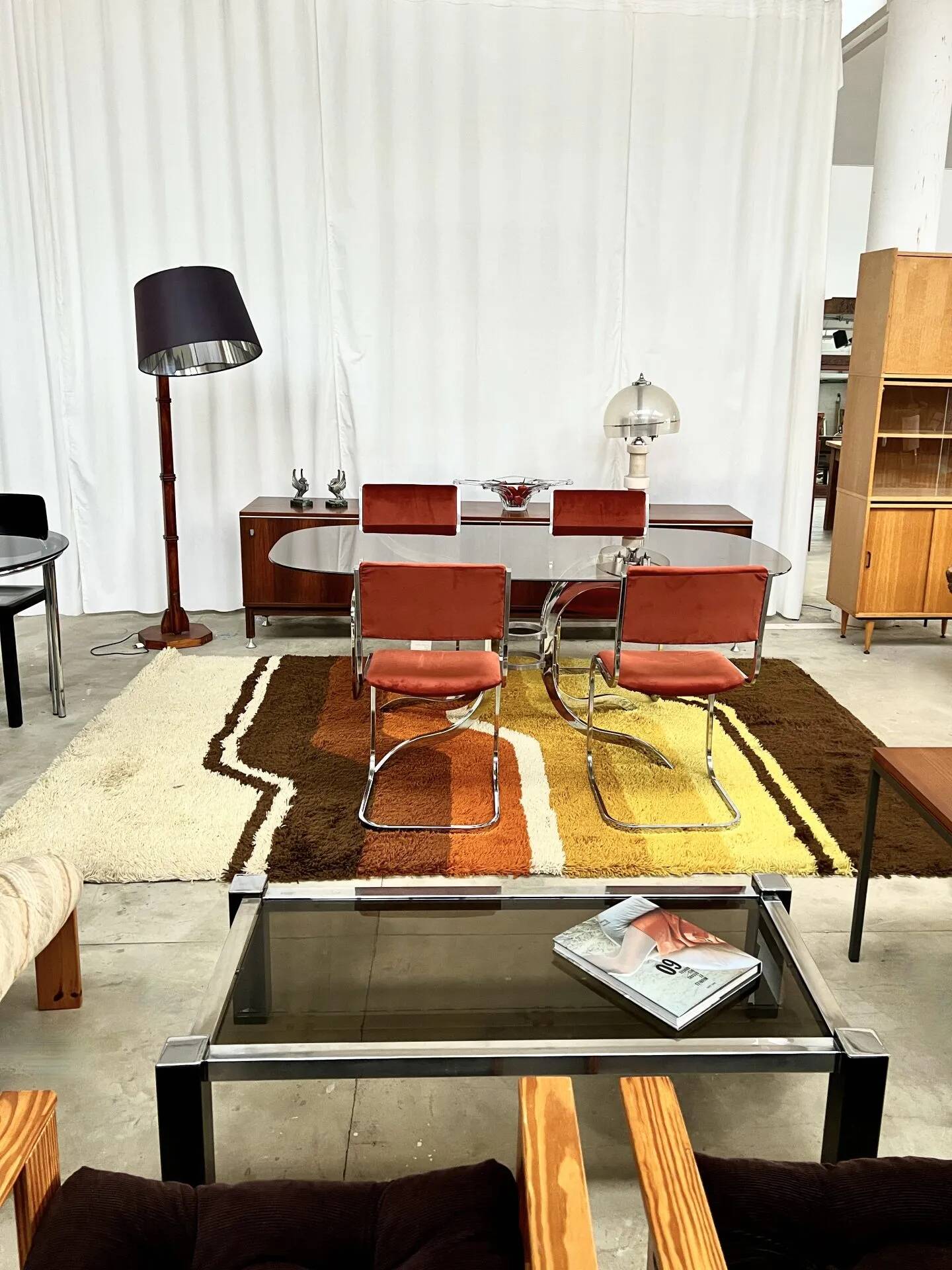 Vintage 1970s rug with wavy stripes in ochre shades — 200 × 300cm