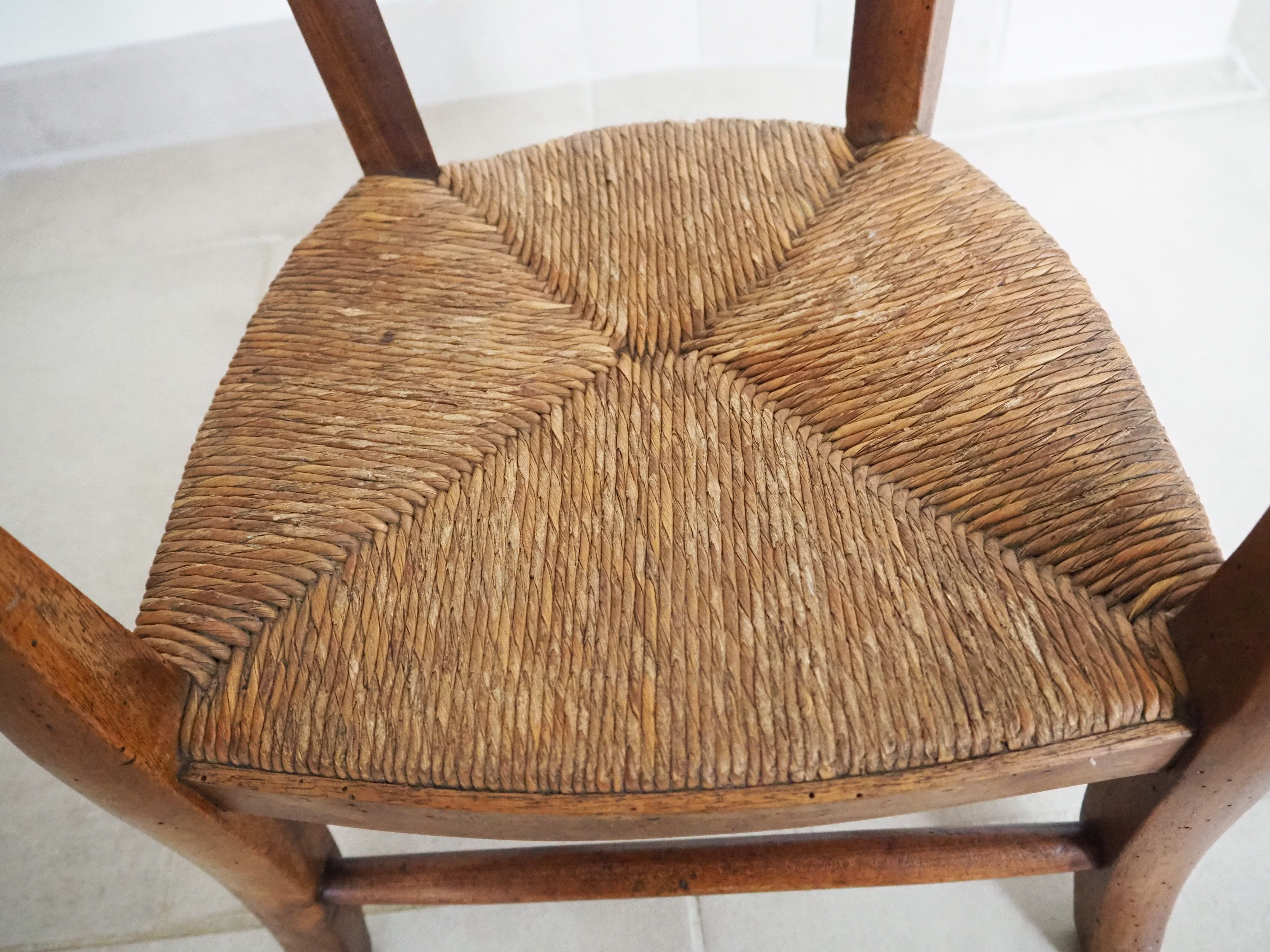 Ancien fauteuil de coiffeur pour enfant