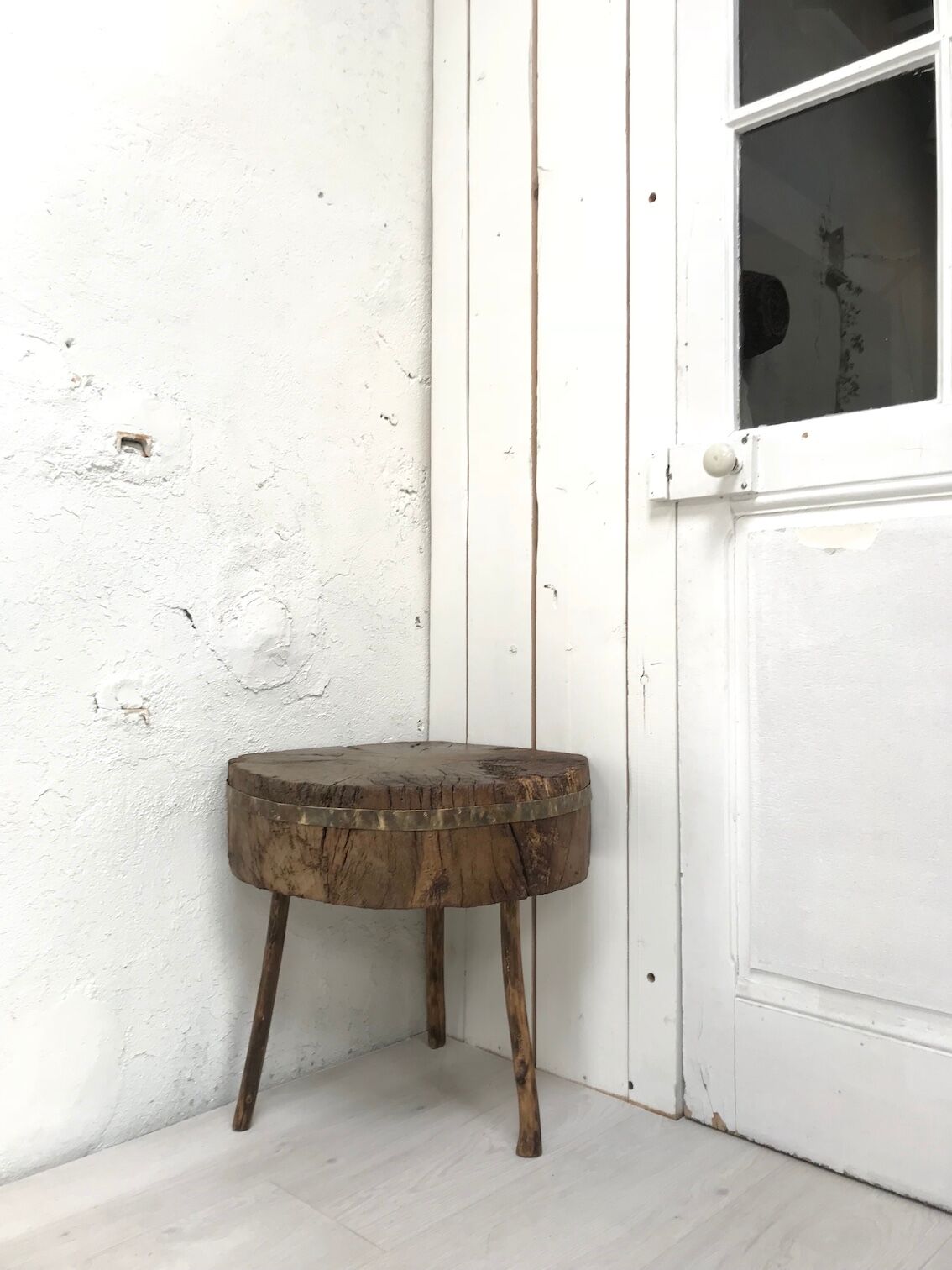 Primitive raw wood bill