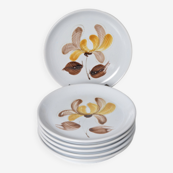 Flat plates in varnished stoneware iris pattern