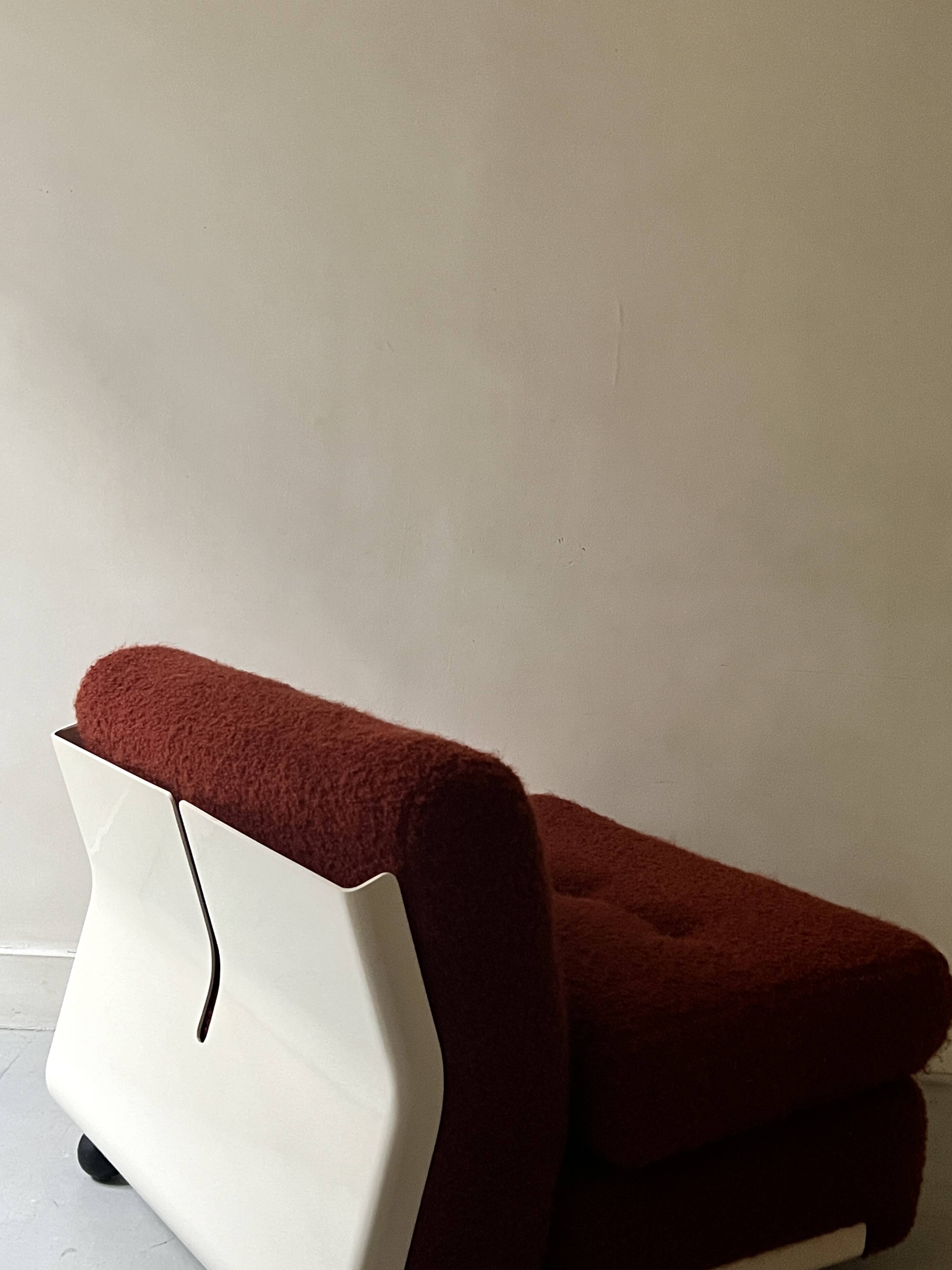 Chauffeuse amanta Bellini en bouclette brique, C&B italia design 1970