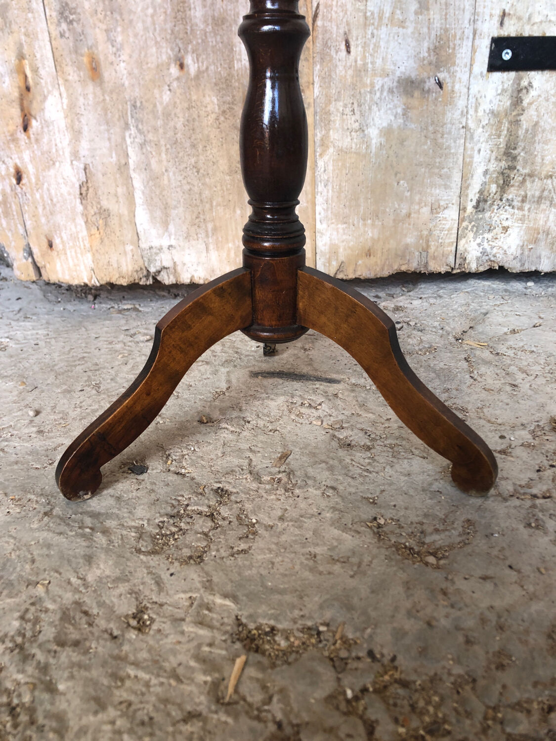 Sellette table appoint tripode bois tourné vintage