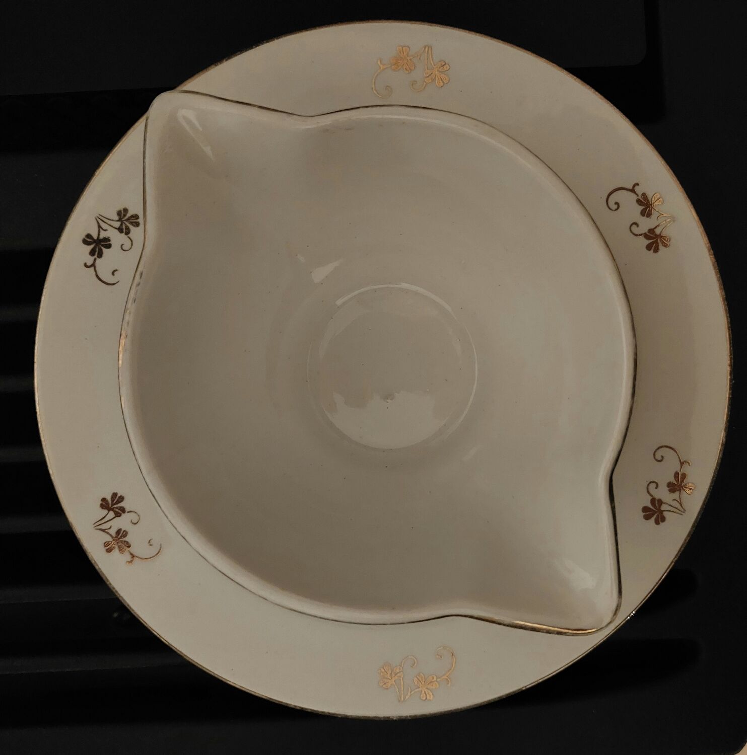 Saucière demi porcelaine Saint Amand