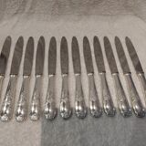 12 silver-plated metal table knives, Platil rocaille silversmith design, 24.6cm
