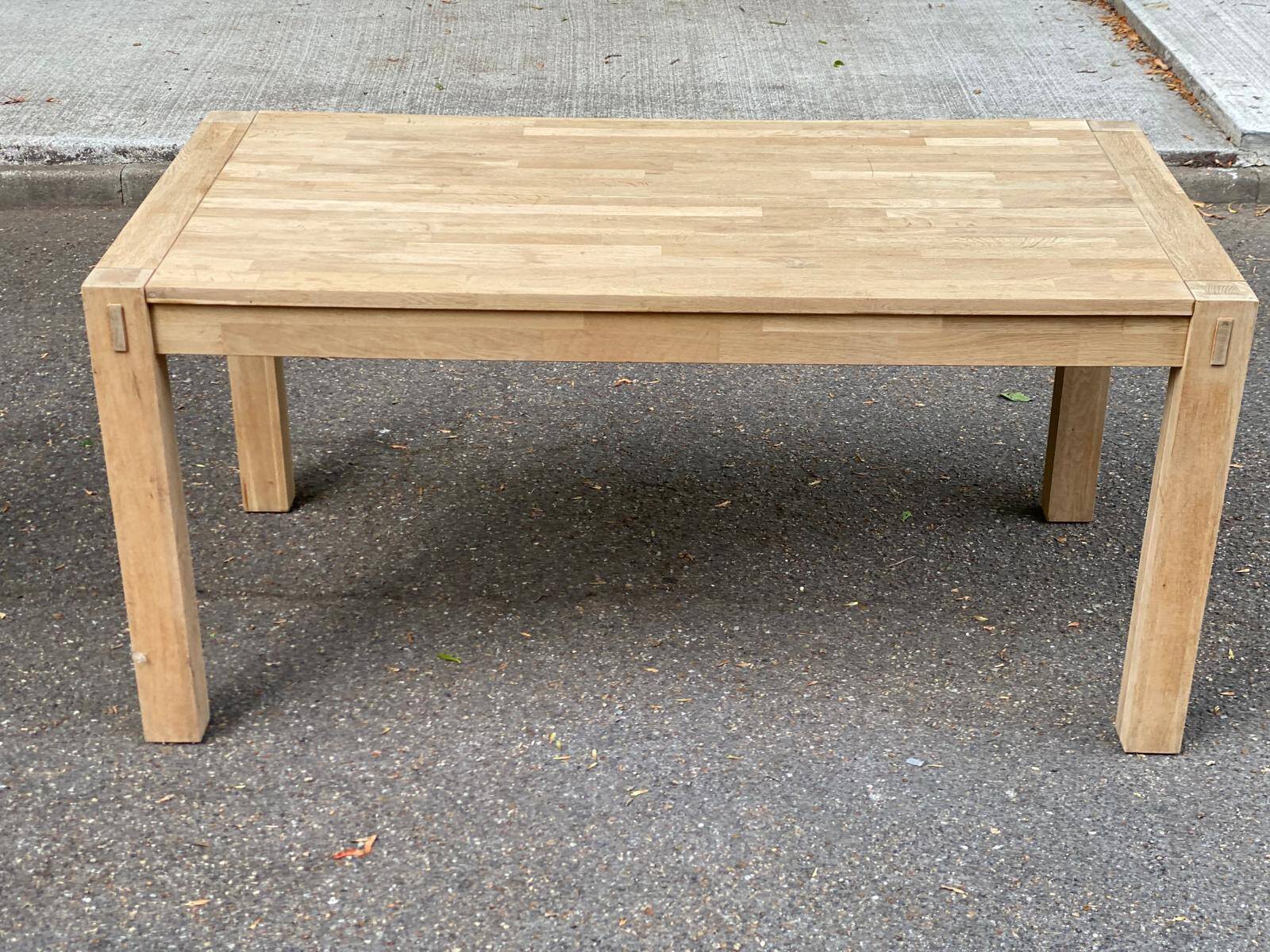 Grande table à manger scandinave extensible en chêne massif décapée 160-240