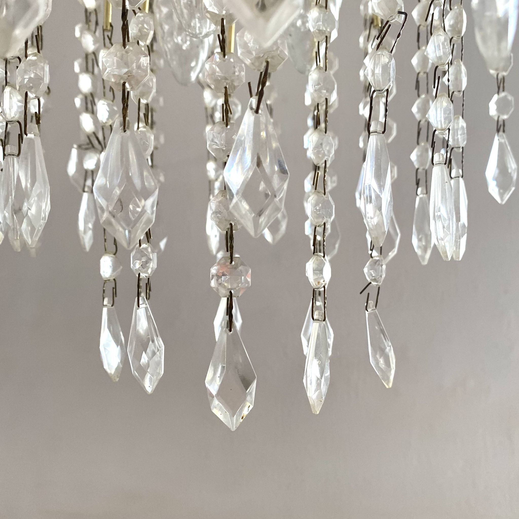 Vintage Italian cascade chandelier with pendants.