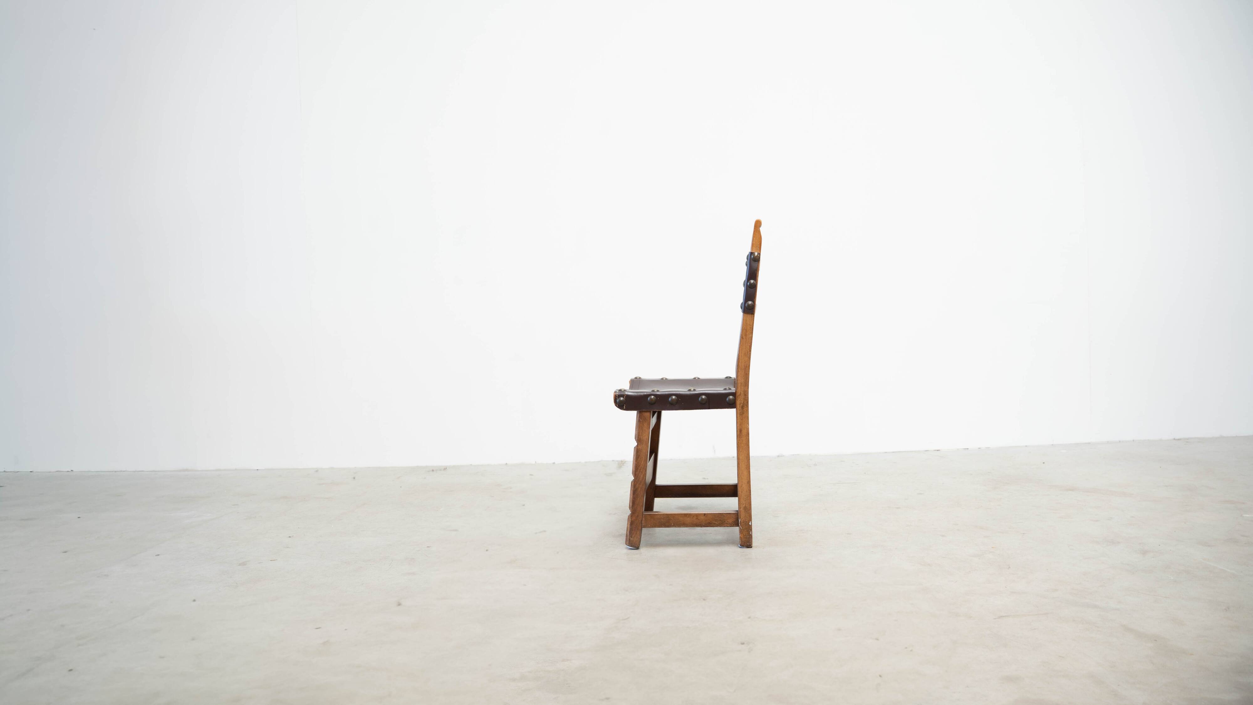 Ensemble de quatre chaises de salle à manger espagnoles