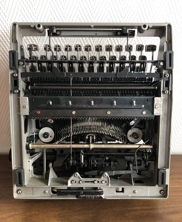 Remington travel riter deluxe grey revised ribbon new