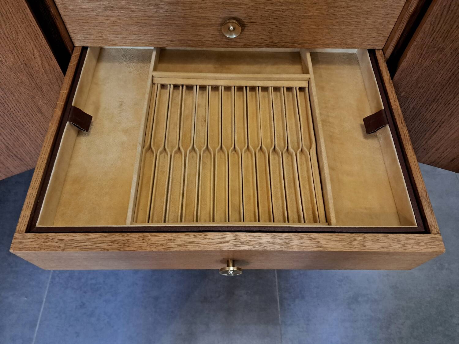 Art Deco marquetry household furniture