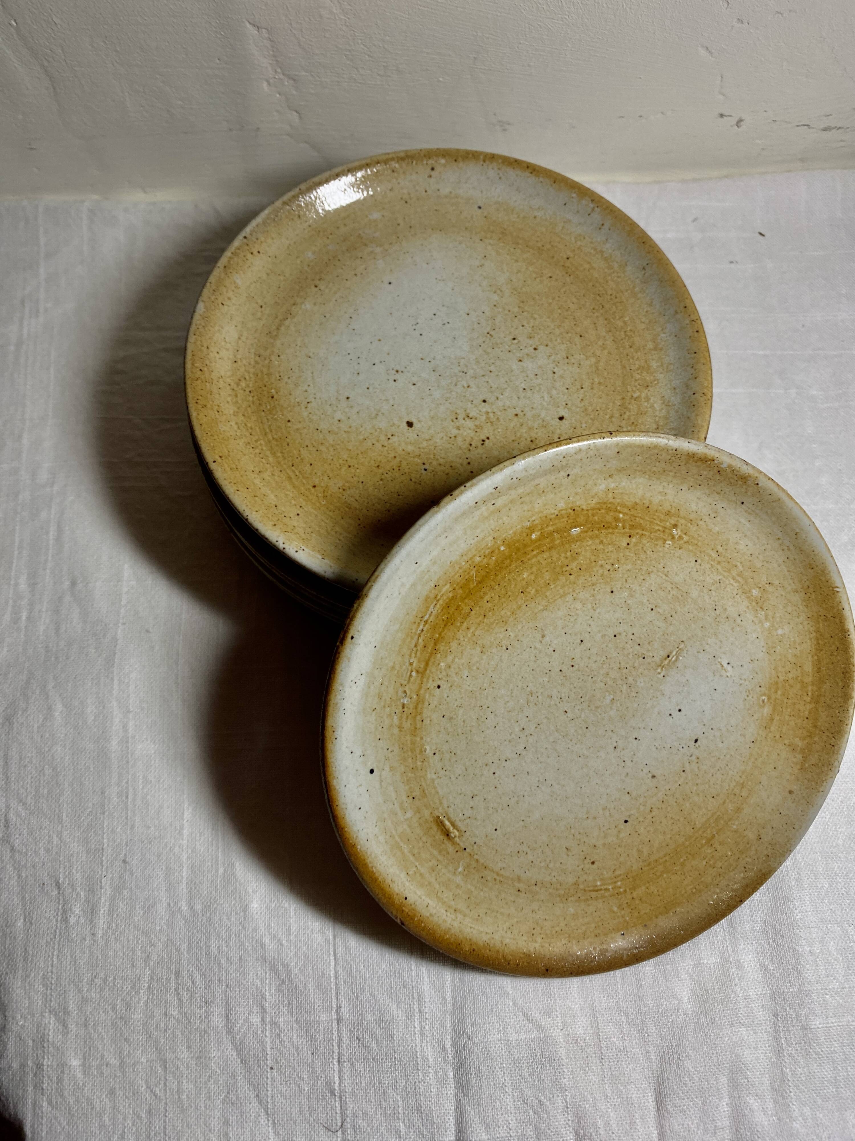 7 assiettes à dessert vintage en grès