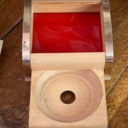 Boîte à cigarettes ou cigarillos à clapet coulissant