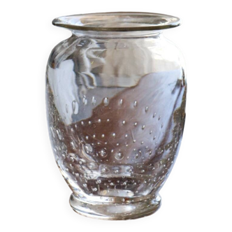 Blown glass vase with controlled bubbles