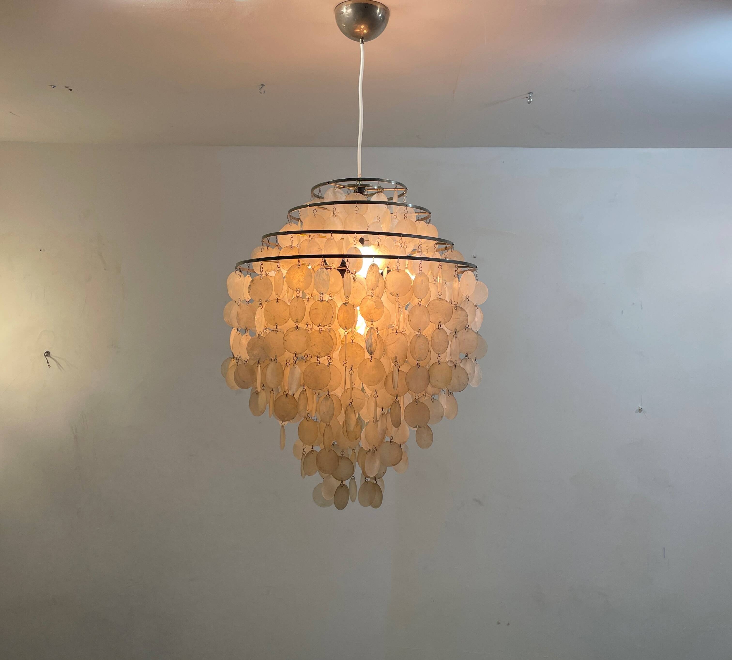 Grand lustre en nacre style Verner Panton années 60