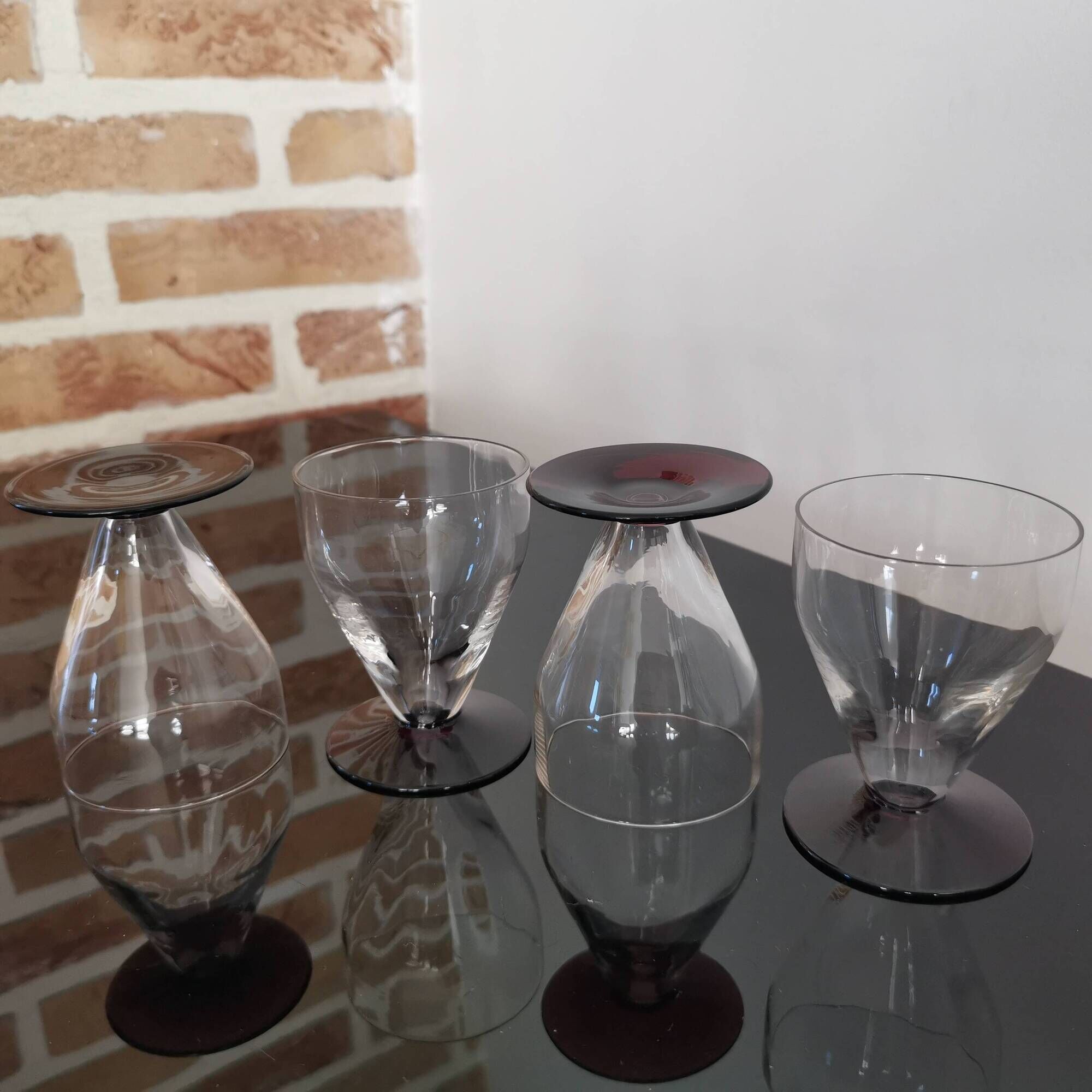 Set of 4 Art Deco wine glasses in purple-footed crystal, 1930